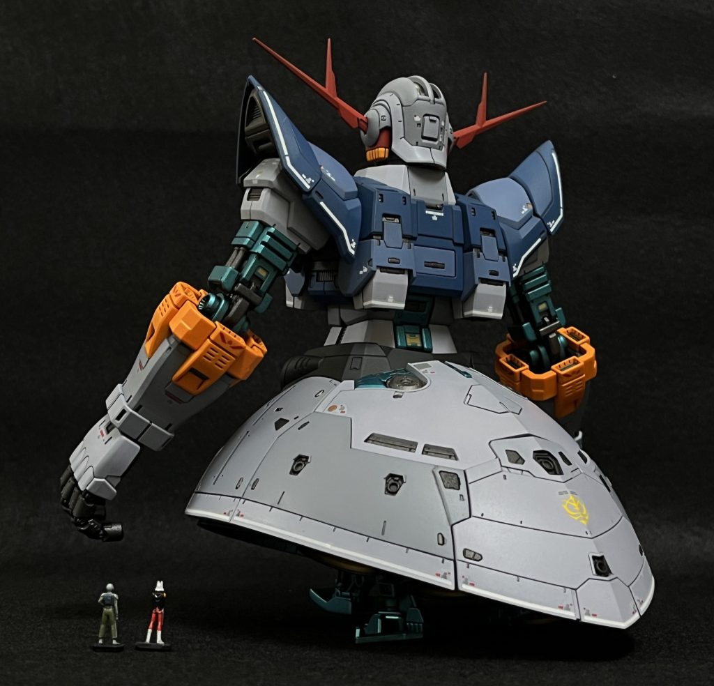 どこにもディテールを追加したりせず、「全塗装素組み」で仕上げました。シールは使わず純正品の水転写デカールを貼りました(1箇所だけ破れてしまった白色ライン部分を除く)。