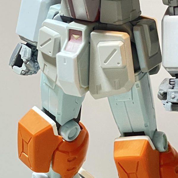 HGUC パワードジム製作5日目パワードジムに必要な部品を移植してオリジン版ジムをベースにしたパワードジムが出来上がりました〜(//∇//)簡易瞬着パテ(瞬着にポリパテの粉)を使って、ダクト内部を造形しました♪手早くしないと混ぜて1分くらいで固まり、切削も瞬着のみより楽で、隙間の多いパーツを接着する際もパテみたいに盛れるから便利です♪粉系(ベビーパウダーなど)の物を買わなくて済むから節約出来ますね〜コクピットの形状も変えました股間部もパーツを移植、ほぼポン付け膝アーマーは少し角度が変わったからプラ板貼って修正スネの追加装甲も移植しましたあとは頭部と武器類‼︎パワードジムのバズーカー細いからジムのハイパーバズーカーを持たせたいと思いますそのままでは持たせにくいのでなんとかしたいですね〜♪（3枚目）