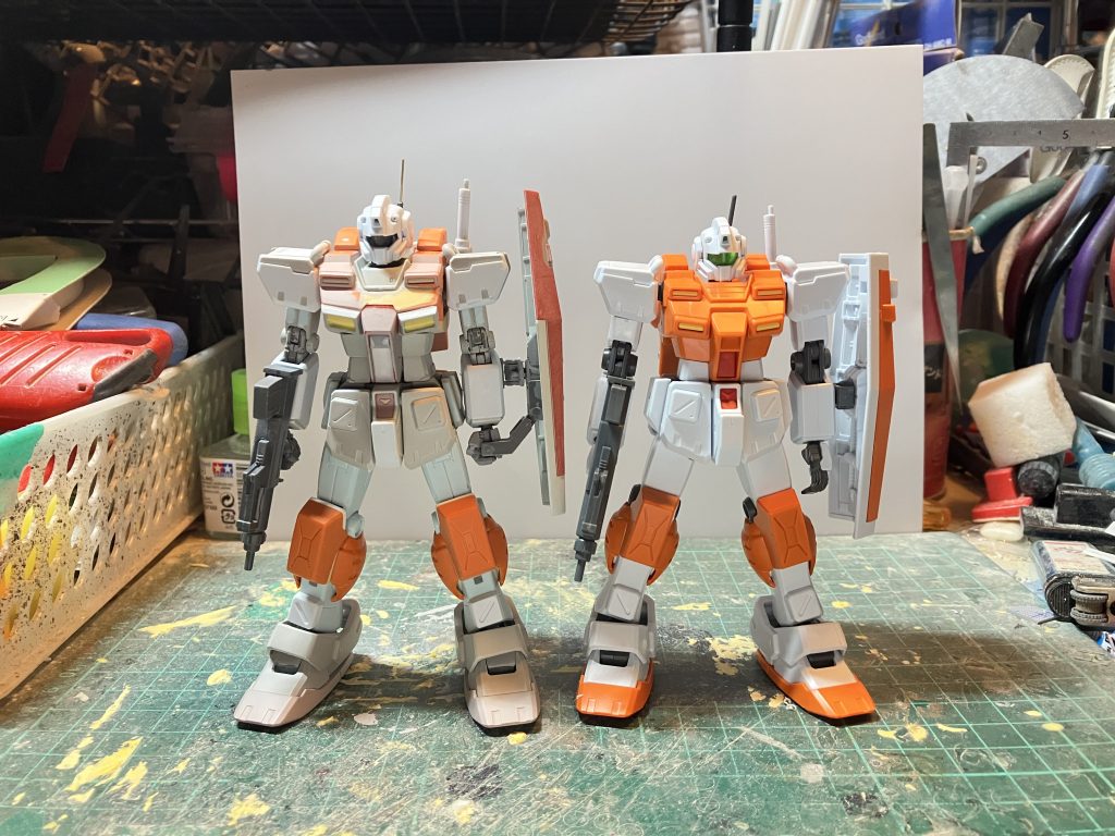 改造後のパワードジムと無改造のパワードジムとの比較です♪ウエストが伸びた分、細マッチョ💪な感じになりました