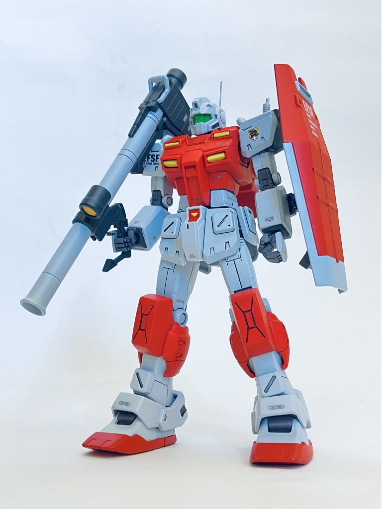 無加工のバズーカーでは自然な持ち方が出来なかったから、持ち手を削ってトリガーの可動域を上げました