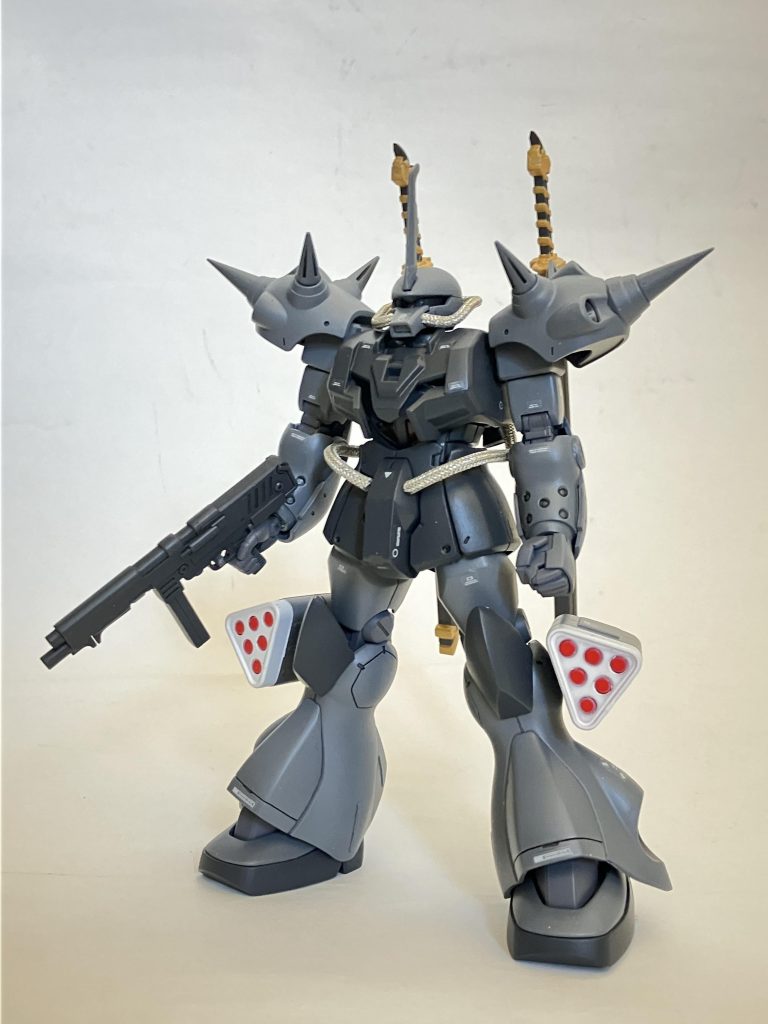 マシンガンで牽制しつつケンプファーのように高速ホバー移動イフリートナハトの余剰パーツを使って脚部ミサイル蜂の巣にされないよう、ういにんぐふみなに付属のすたーういにんぐがんだむの胸部パーツを被して増加装甲に٩(๑❛ᴗ❛๑)۶