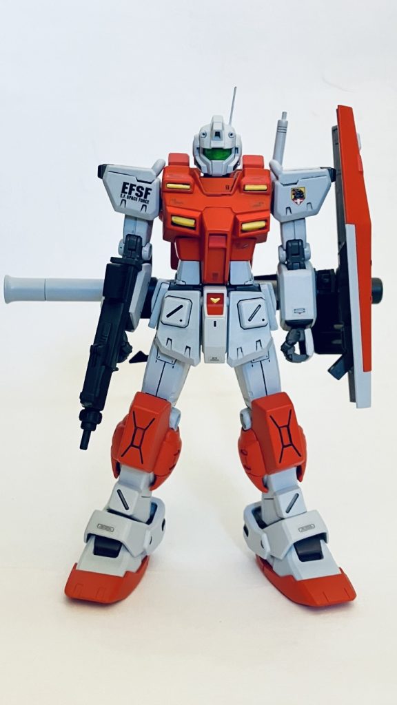 アニメっぽさを目指してスジボリは追加せず、キットのままの必要最低限のディテールにしました