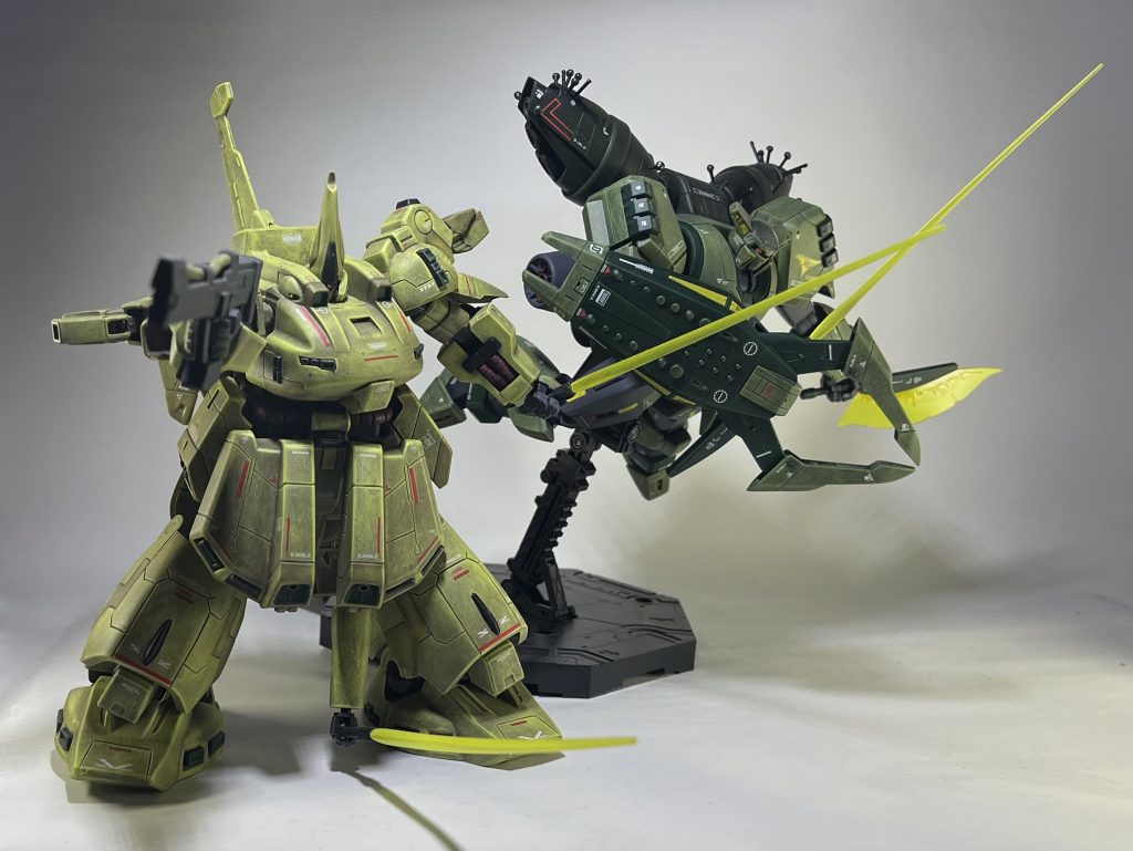 ツーショットです。ジオン軍人としては、少し複雑ですが。笑