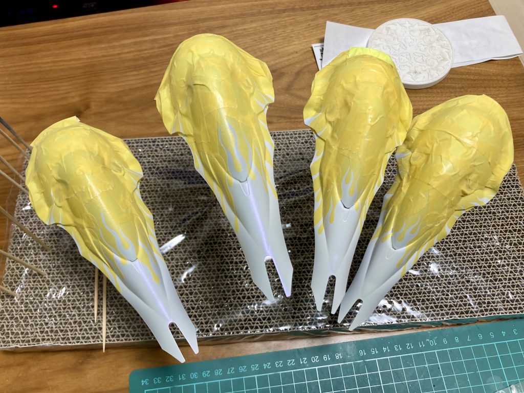 羽のファイヤーパターンをマスキング