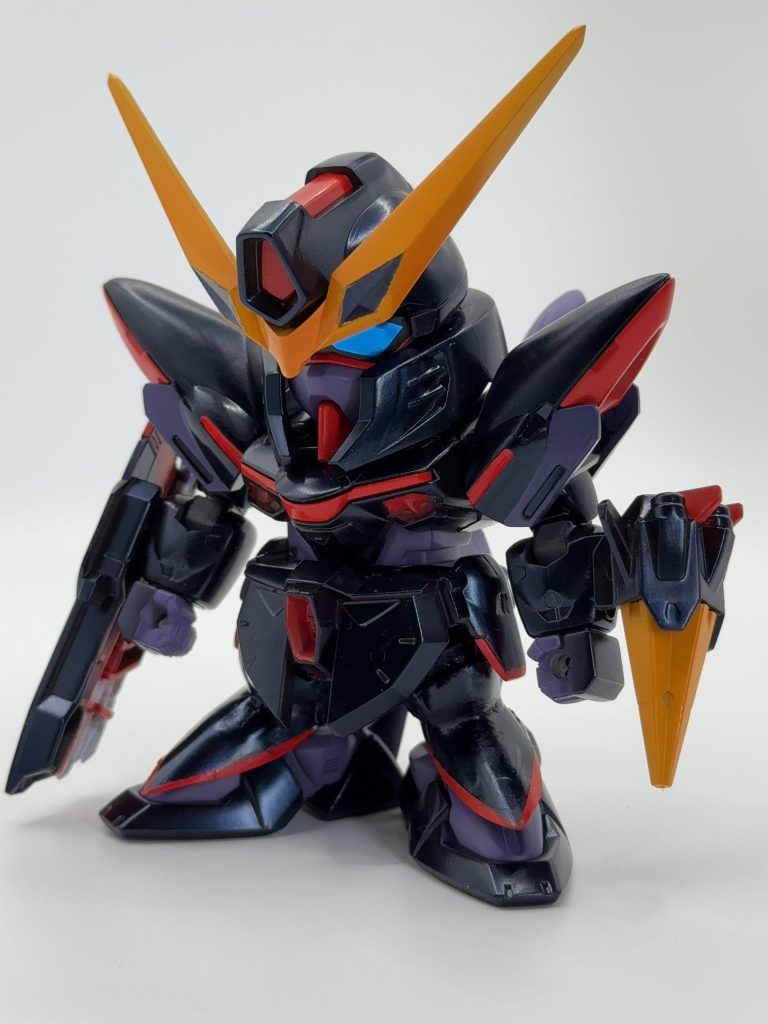 基本色をプリズムブルーブラックで塗装赤はシャインレッド黄色はマンダリンイエロー、紫はベギルペンデバイオレット