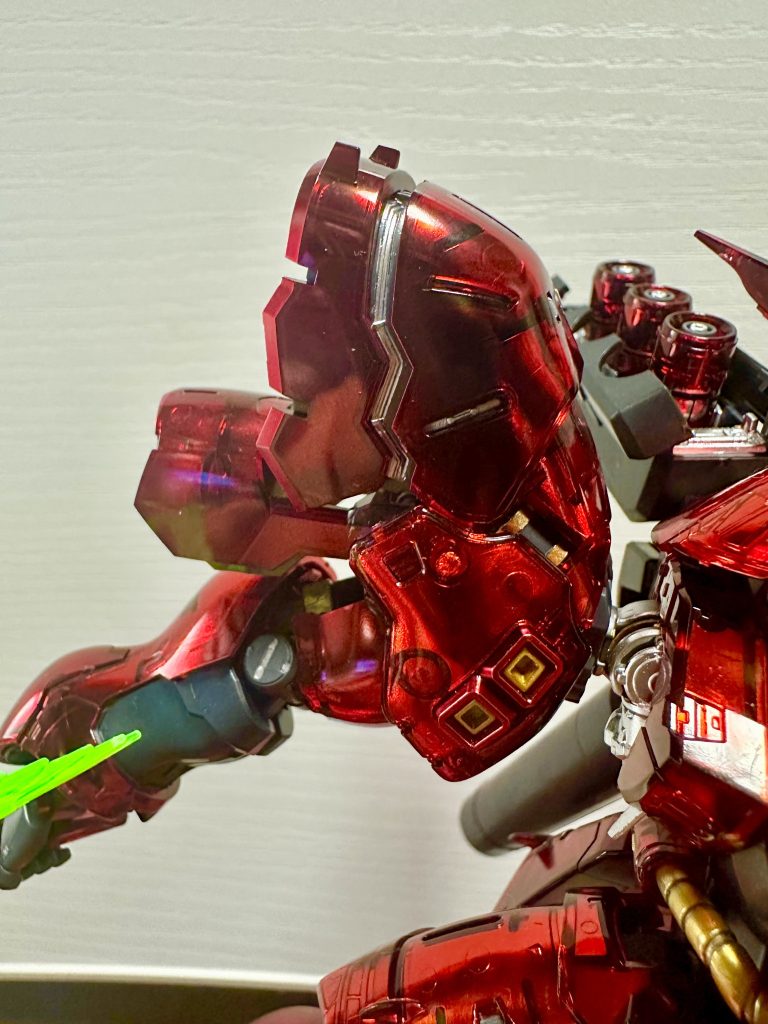 一部塗り分け。メカニカルコアメッキを邪魔しないように主張抑えめすることを意識しました。