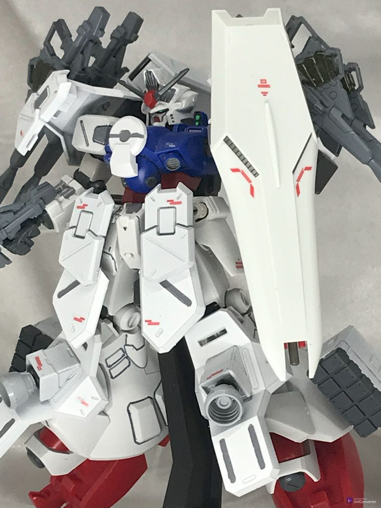 試作二号機に小さい盾を持たせるのが好き。HWSに倣ってあのデカいシールドにしたかったのですがないので普通のニューになりました。