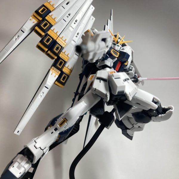 νガンダム ダブルフィンファンネル装備