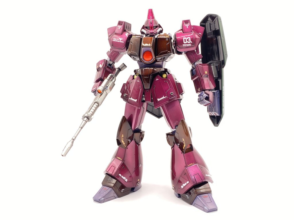 キャンディグラデーション塗装になってからの3作目だったかな？？キットの改造はしてません、基本工作、スジ彫り追加、各所市販品でのディテールアップ、塗装、デカール、トップコート。