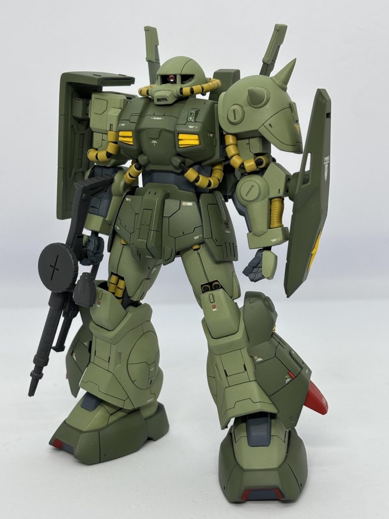 全身にスジボリ、レッドチップ、プラ材等でディテールアップ。特に動力パイプは全て、プラパイプまたはメタルパイプに換装しました。パイプだけでキットの定価(1100円)の約2倍の出費です😂