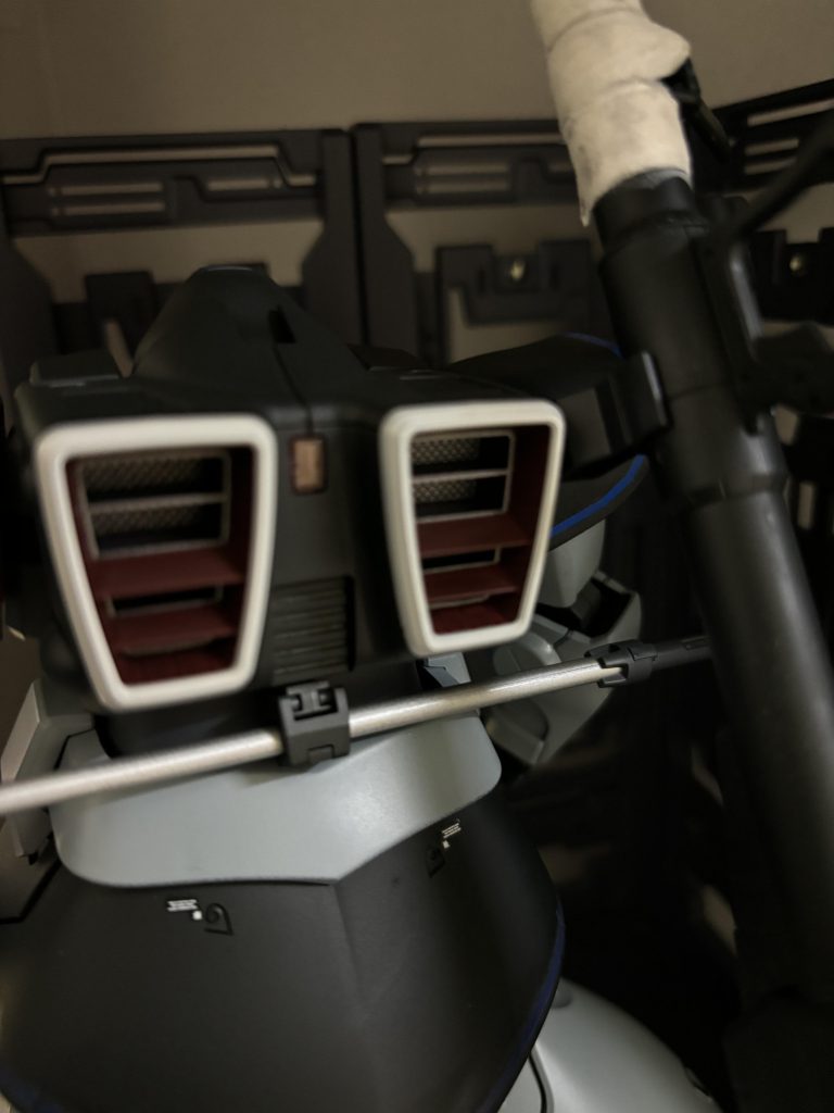 ジャイアントバスとヒートサーバルを懸架しました!キムワイプを巻いてジャイアントバスのサーマルジャケットを再現しました。