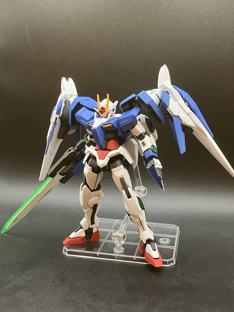 色レシピ(記載なしは全て水性ホビーカラー)青…コバルトブルー:ホワイト 1:0.15ぐらい赤…モンザレッド黄…橙黄色関節・部分塗装グレー…ニュートラルグレー:ブラック 1:0.4クリアパーツ接続元…エナメル クロムシルバークリアパーツ…エナメル クリアグリーン・レッド・ブルー装甲裏…エナメル ジャーマングレースミ入れ…基本エナメルダークグレー 青にエナメルジャーマングレー 赤にエナメルブラウン仕上げ…UVカットスーパースムースクリアーつや消し