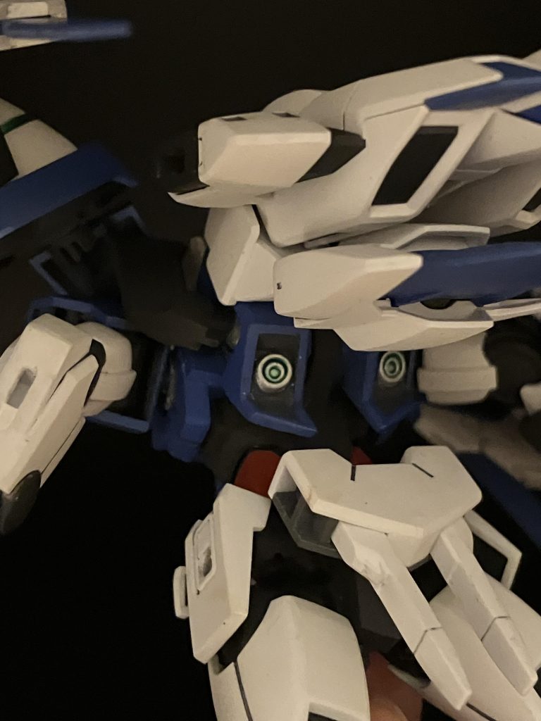 バーニアはシルバーにクリアグリーンでスミ入れあんまり光らずに思った感じにならなかった…