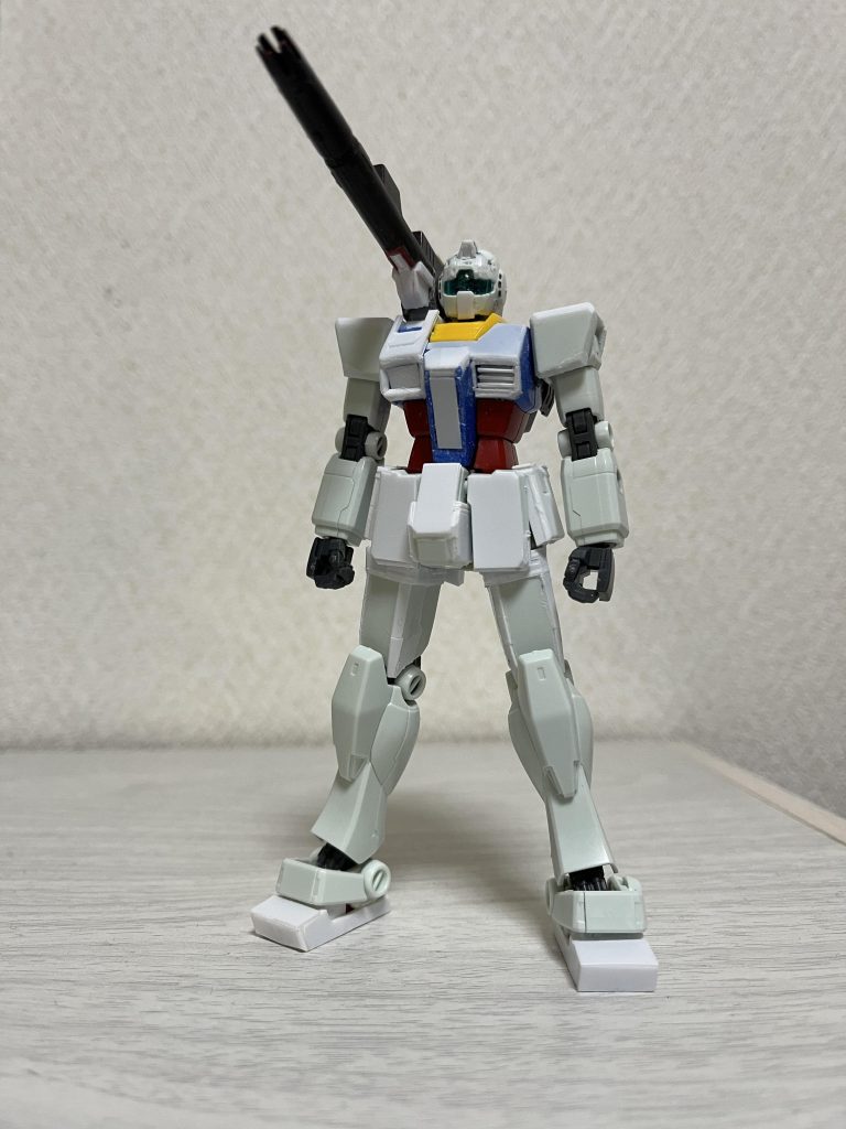 以前作ったジムを参考にして作りました。頭はGMGMのメインの頭を改造しました。