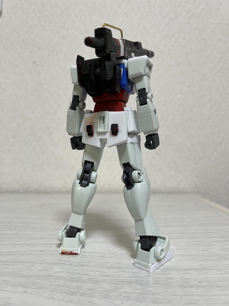 キャノンの手摺のような部分と膝下のフックみたいな所は真鍮線を使っています。アンテナは銅線です