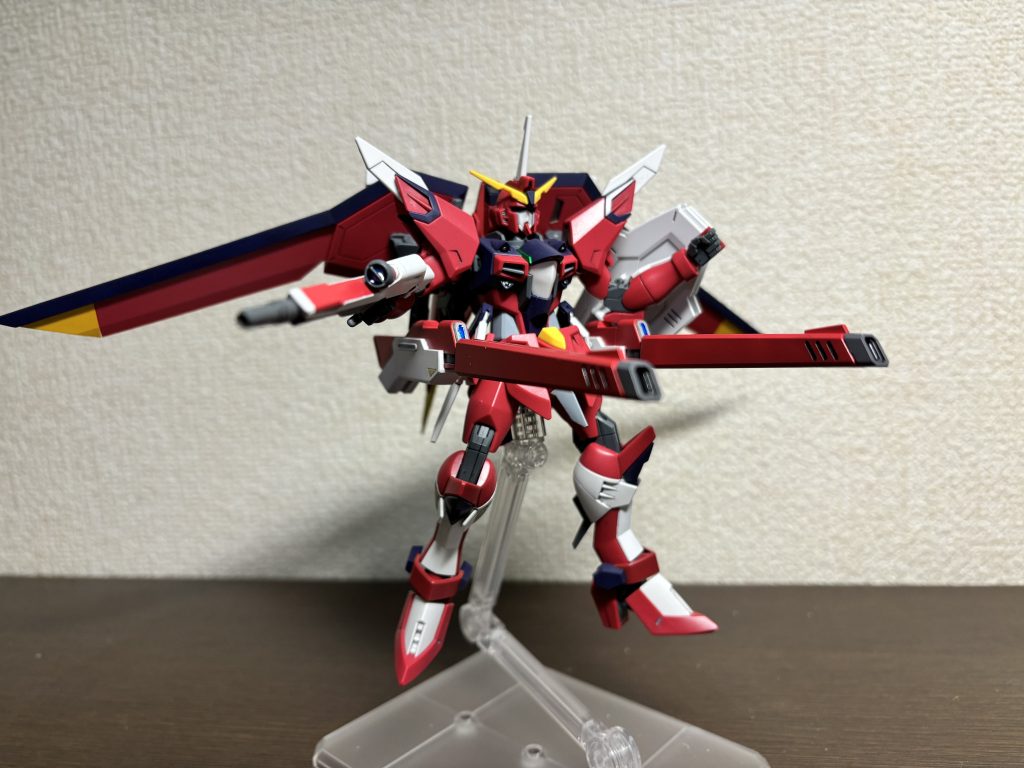 武装は以前使ってしまったのでジャンクパーツを組み合わせ、背部のビーム砲もジャンクパーツから作成しました