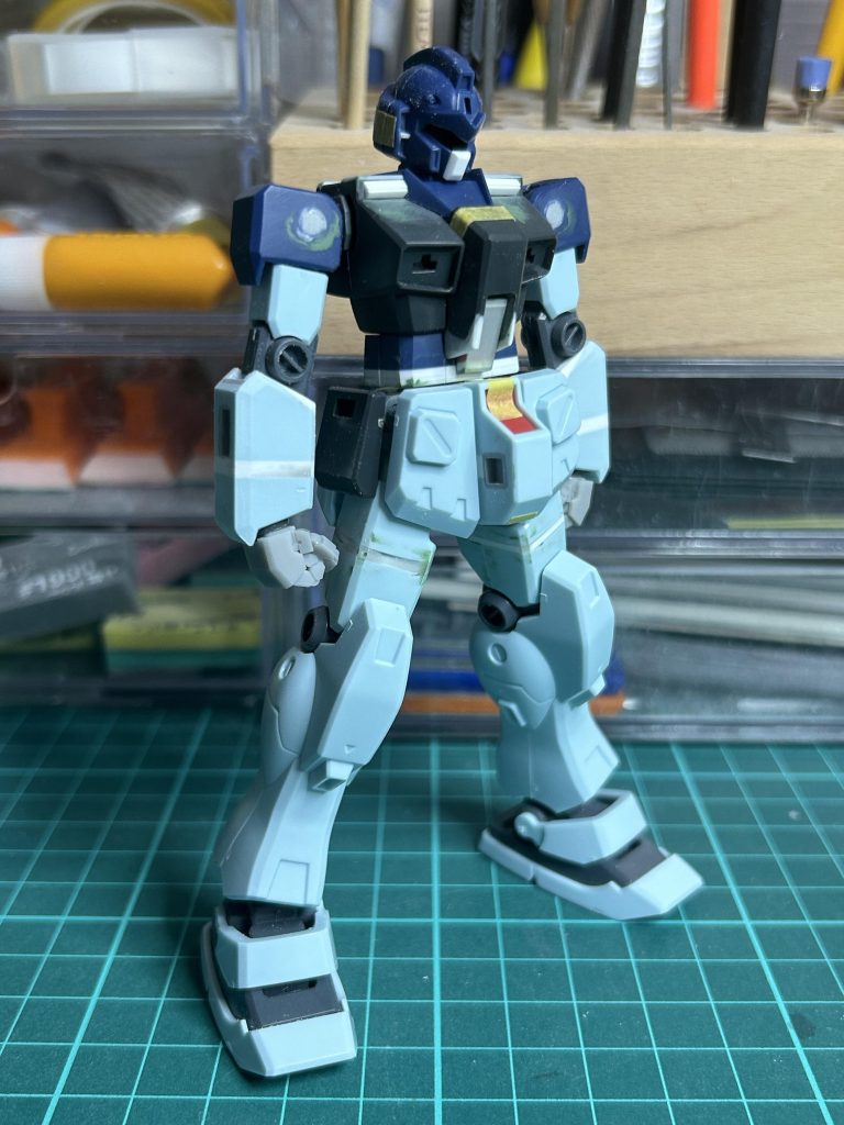 オマケで制作途中の様子この時、腰のアーマー類は、まだ手付かずですね。