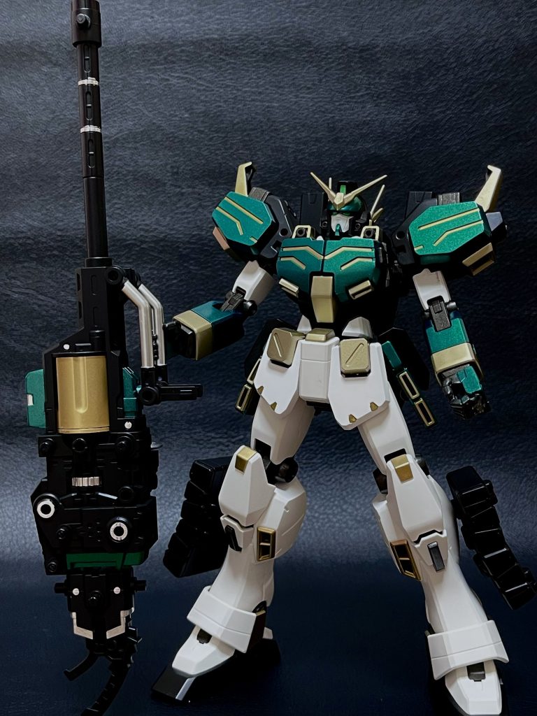 ここから追加武装！その①:超々距離射撃兵装「アロガンツ」銃口を絞っているため威力向上し超々距離まで攻撃でき連射も可能。