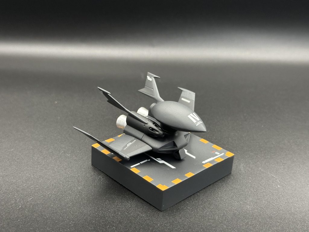 上記の理由により、ドップ特有の広いキャノピーはパテで凹凸をなくしました。