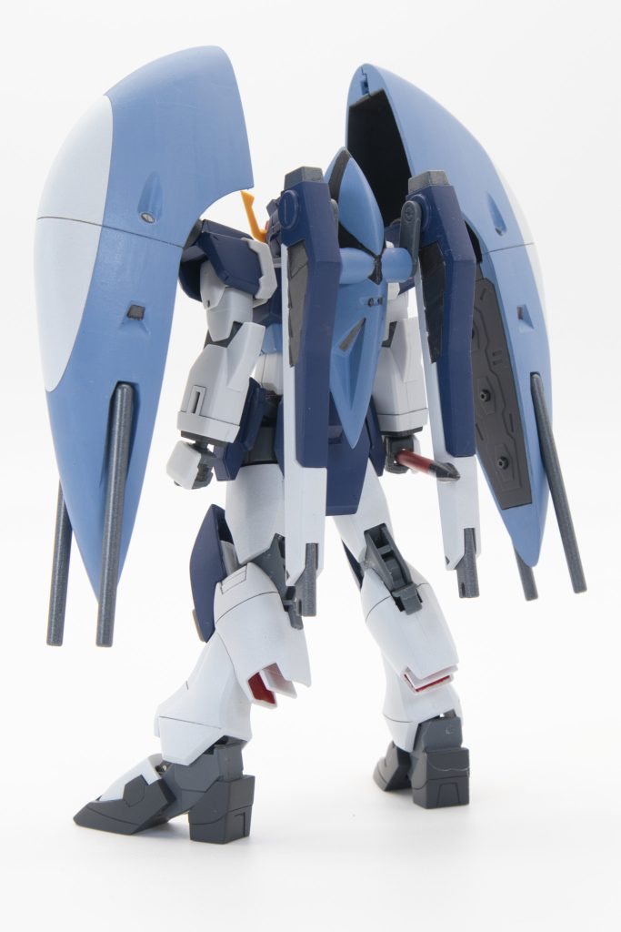 バラエーナはMS時にも前に向けれる様にアームを追加してます。