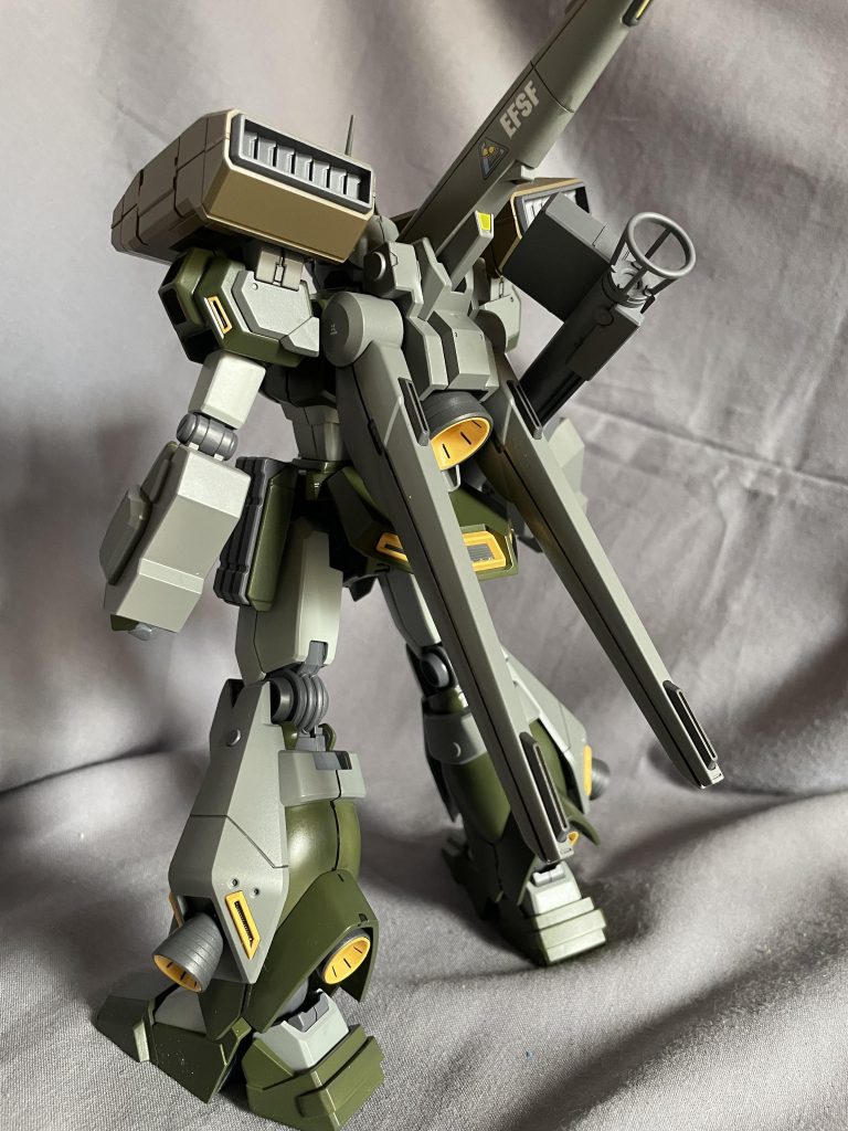 リアビューです。スタークジェガンのバックパック、カッコいいデザインですよね✨