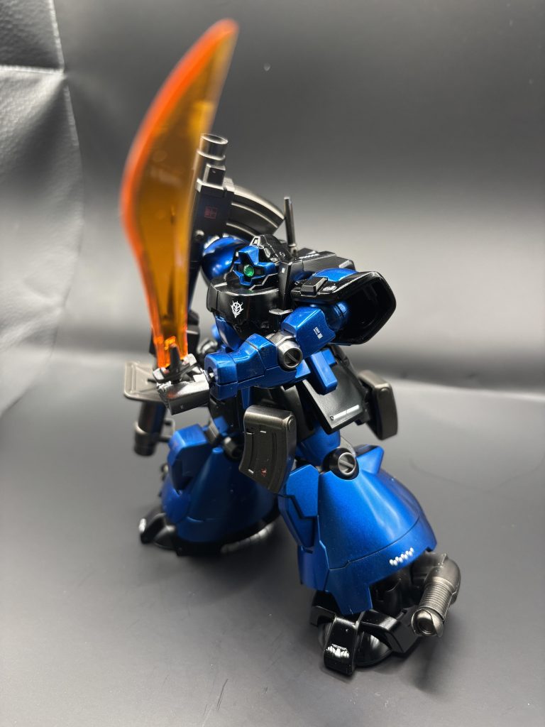 塗装レシピ下地にサーフェイサーエヴォブラック青パーツ:プライマリーメタリックブルー黒パーツ:EXブラック関節:スターブライトアイアン武器:ガンメタル一部:スターブライトシルバー