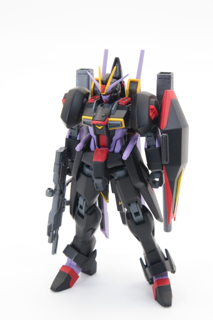 ガイアのパーツはバックパックとシールド、腰のサイドアーマー、足首、シッポ(？)のみ。肩はラゴゥから。