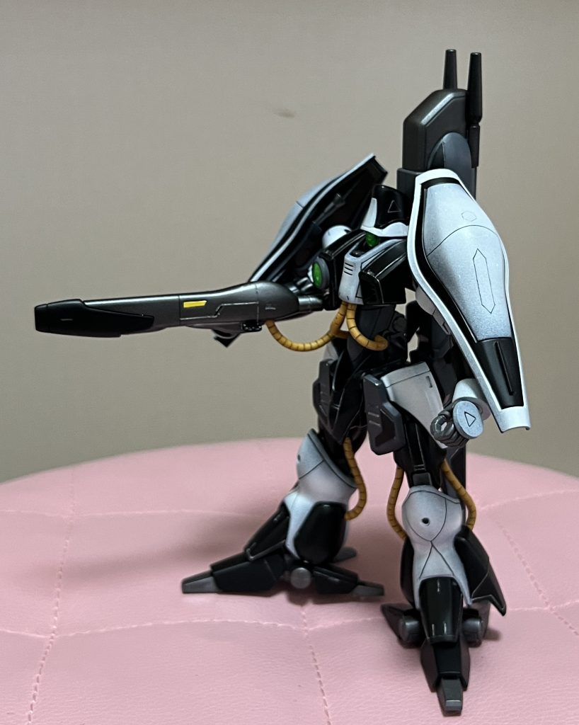 三角や多角形のスジ彫りは百均にあったテンプレートを使っています。