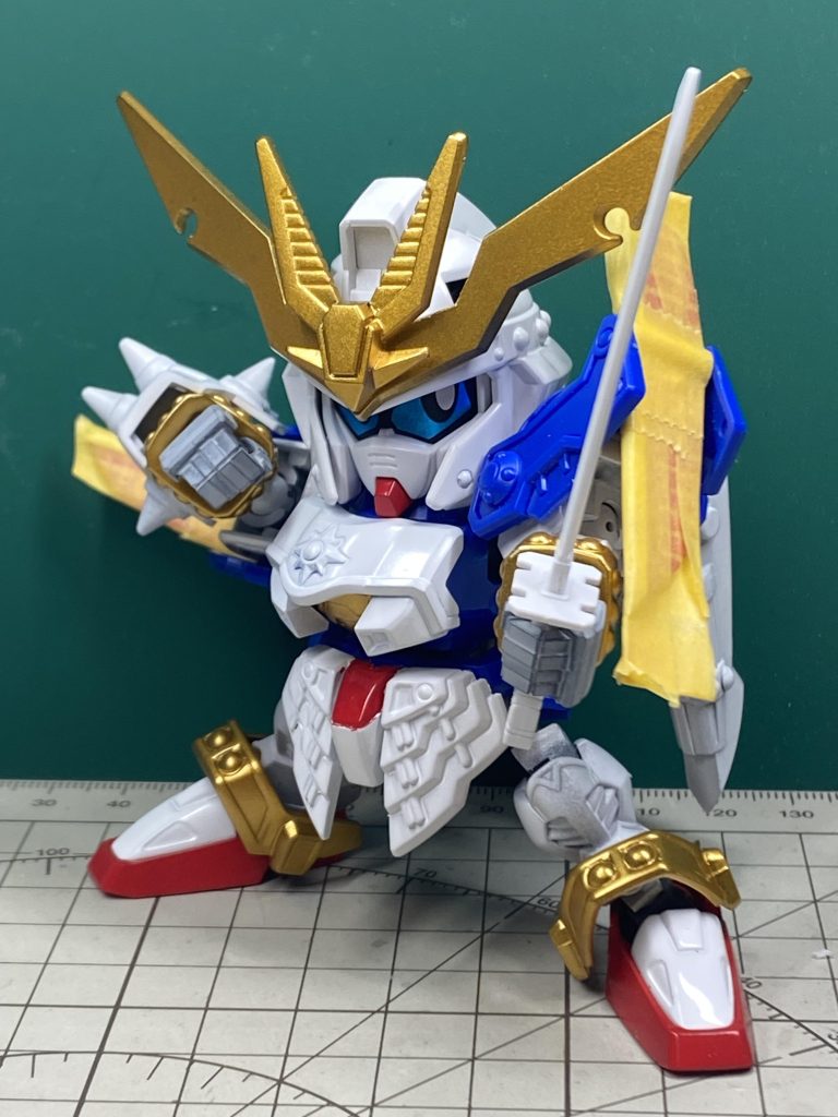 肩のファンと、ボウガンの羽は後ハメが思いつかなかったんで、先に塗装してマステでくるんで組み込む法式でした。これまためんどかったけど、上手くいって良かったです。