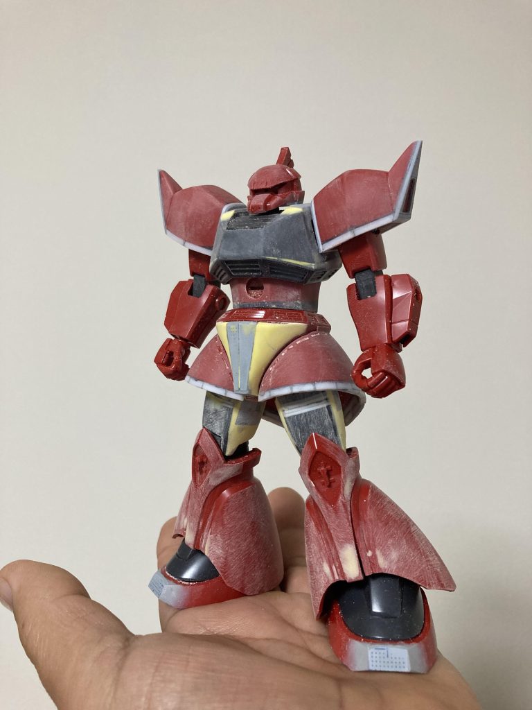 概ねスタイル改修が終わったところ。ショルダーアーマーを大型化し、肩関節を単純化して、取り付け位置を後方に移動したため、バランス的には頭の大きさが気にならなくなってませんか🧐?ついでに、ブサイクに見えていた顔もアゴを引いたら アラ⁉️ イケメン🤭