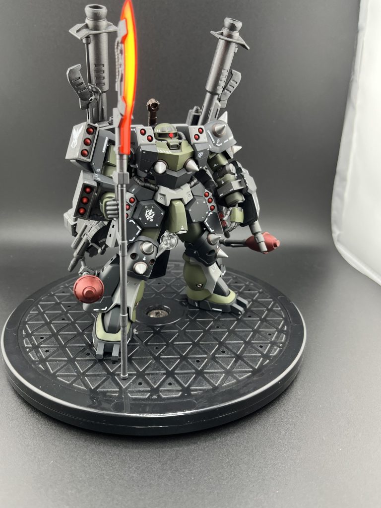 間接部クタンクタンに加えて背中が重すぎて自立もポージングも出来ません😂