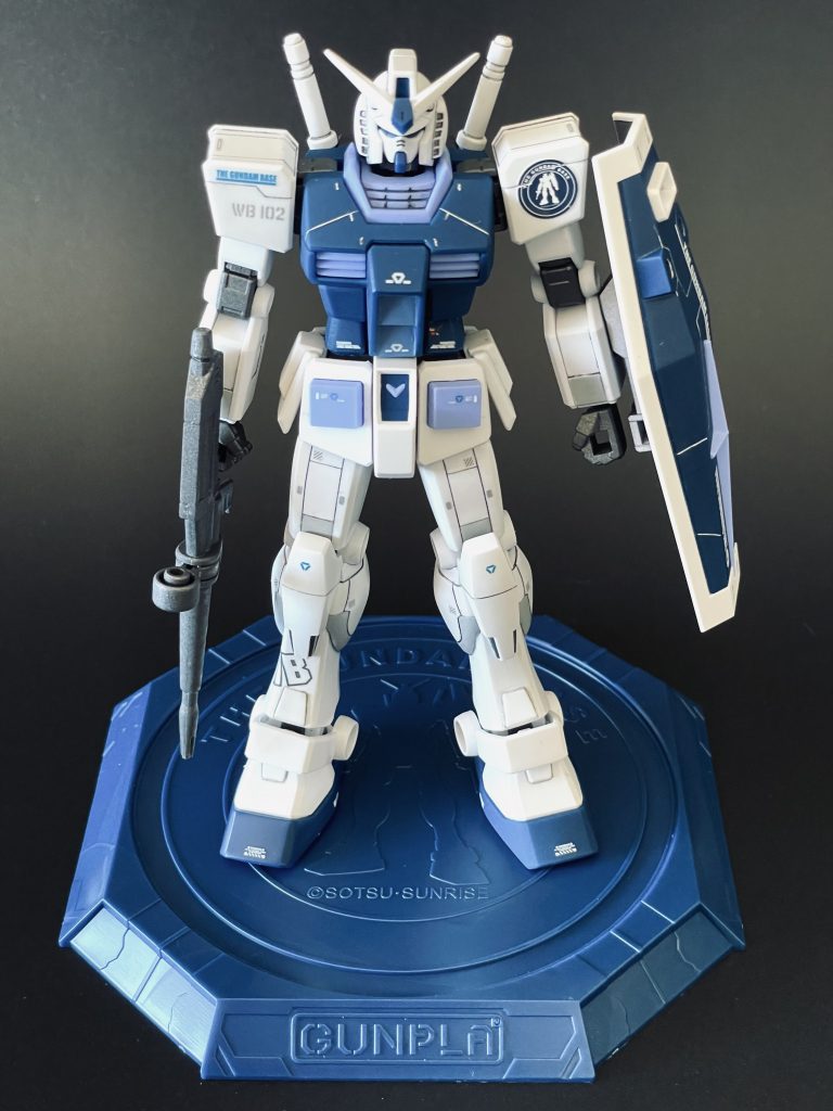 EGガンダムを簡単にカッコよく作ろうと思って、MG3.0のパネルラインを参考にスジ彫りを少し追加しましたw