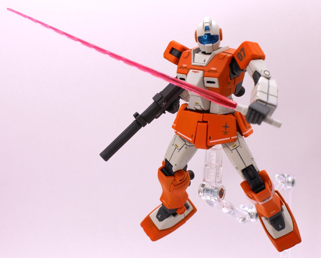 武装もナイトシーカー2にライトアーマーの象徴的なビームガンと忍者刀のような柄のサーベルが付属します。サーベルはこれのみの専用ランナーです。素晴らしい拘りですね。