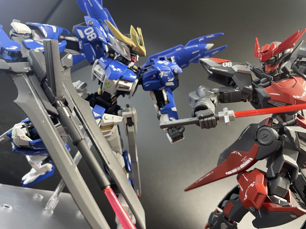 相対する2機のバルバトス!!いかがでしたか?今までで最高のバルバトスを作れた自信があります!改造し続けてよかった!!小説の方もラストスパート!遅れましたが新年明けましておめでとうございます!!今年もよろしくお願いします!!ではまた!!