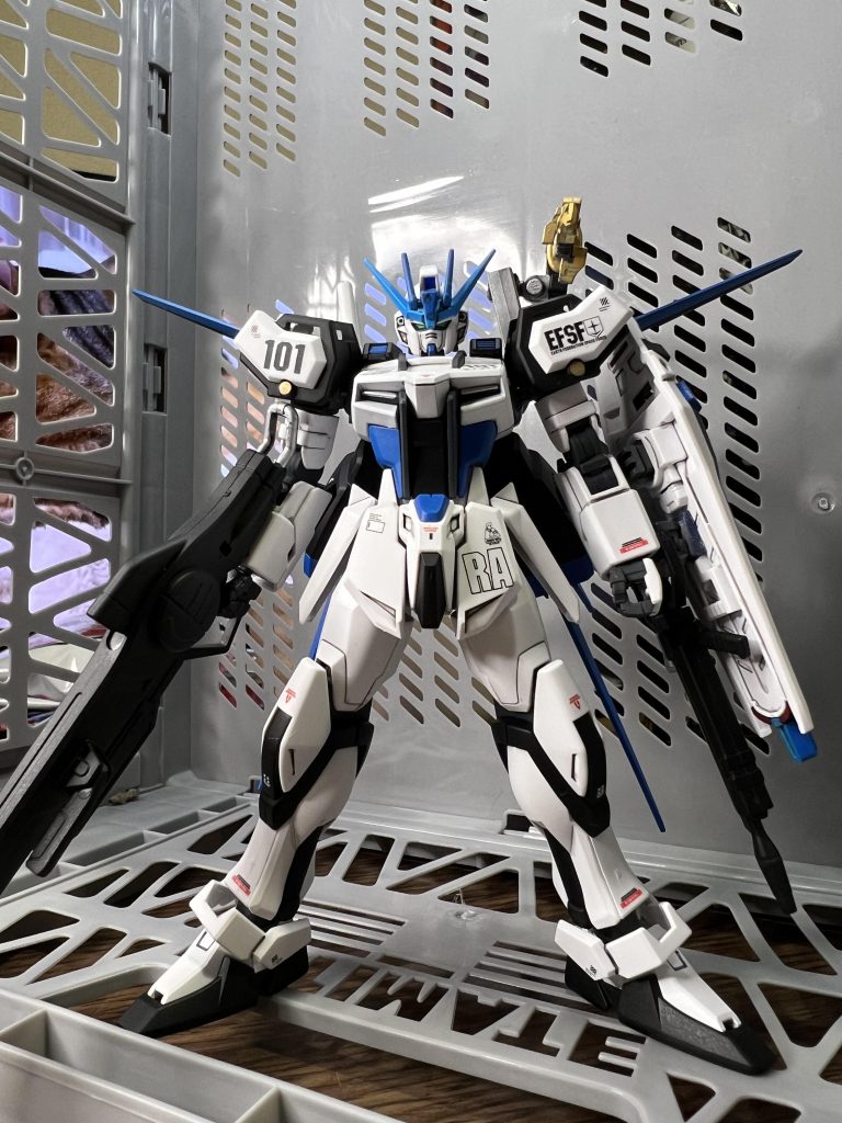 ストライクガンダム＋エールストライカー弍式〝ミカヅキ〟–3枚目/制作者：真樹京介