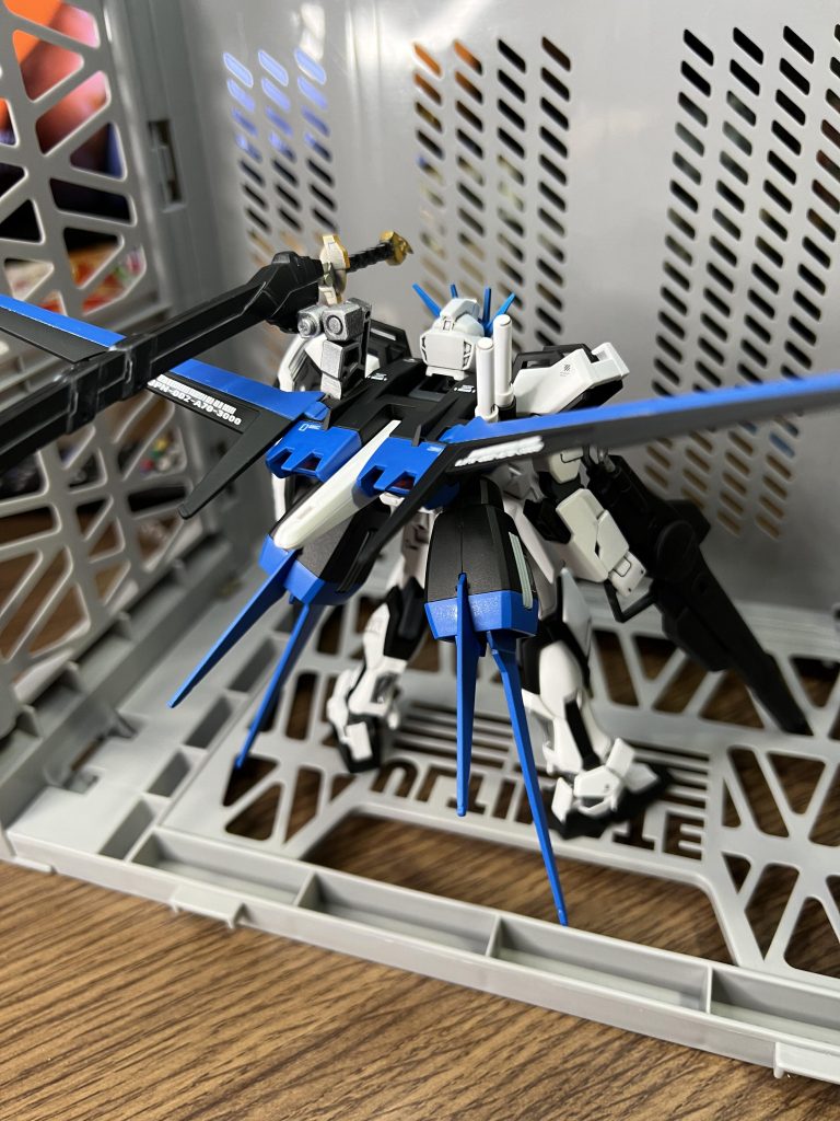 ストライクガンダム＋エールストライカー弍式〝ミカヅキ〟–5枚目/制作者：真樹京介