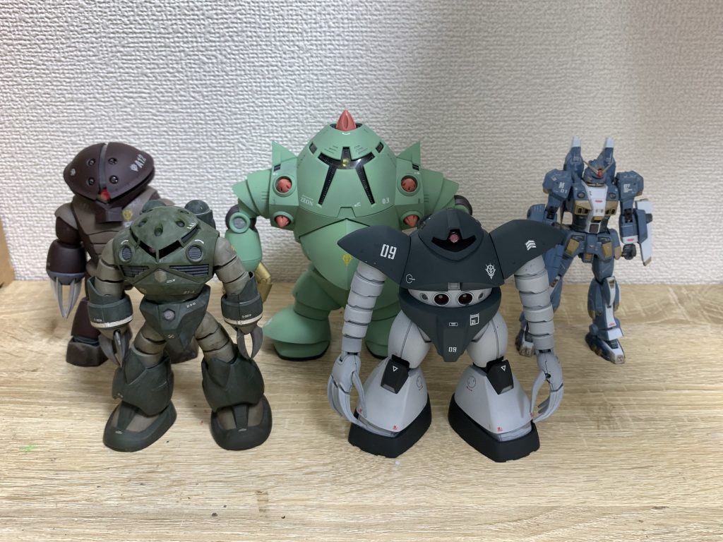 家にある水陸両用機勢揃い。(1機連邦機が混じってますが笑)参考:水中型ガンダム、ズゴックUCカラー