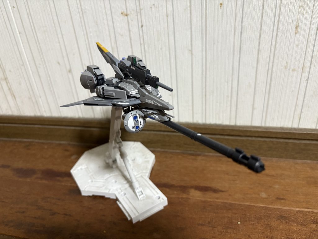 WR形態 脚部の変形時に膝下が擦れて塗装が剥がれたのでWR形態で飾ることにしました           (´;ω;`)