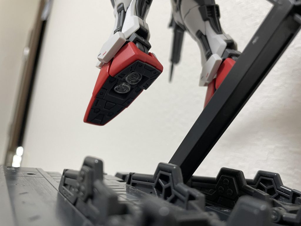 足裏も筆塗りしました。重ね塗りしなかったからか、なんとなく色が薄いというか…今後の改善点です。