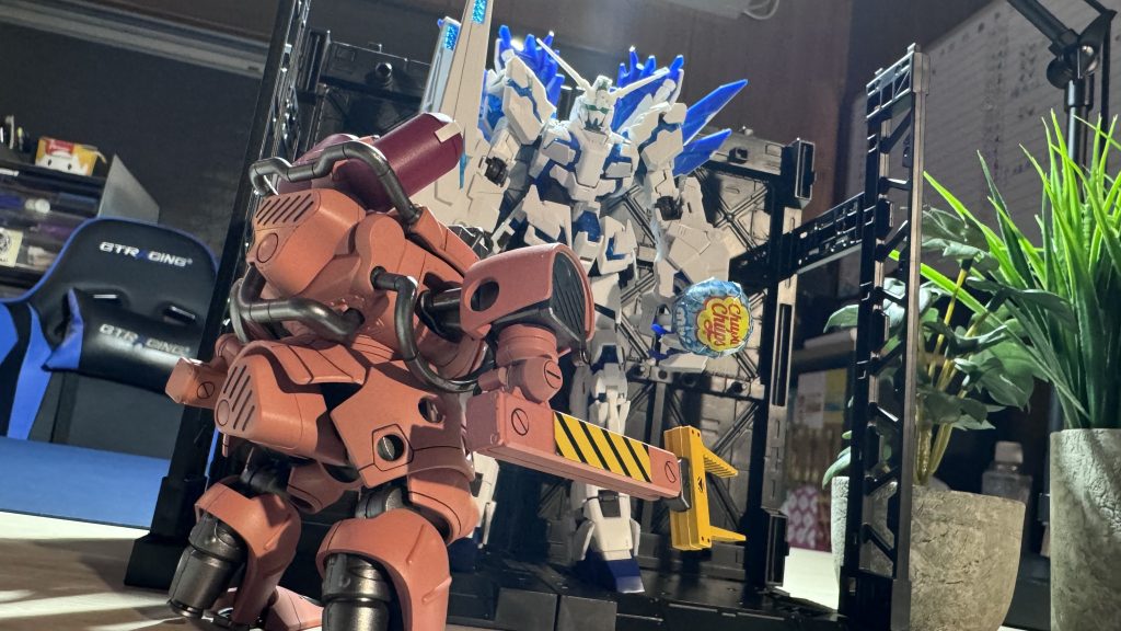 僕がドラケンくんを作ってる間に彼女さんがRGのユニコーンガンダム ペルフェクティビリティを完成👏ドラケン君が作成したみたいに撮影📷ありそうですねこんなシーンw