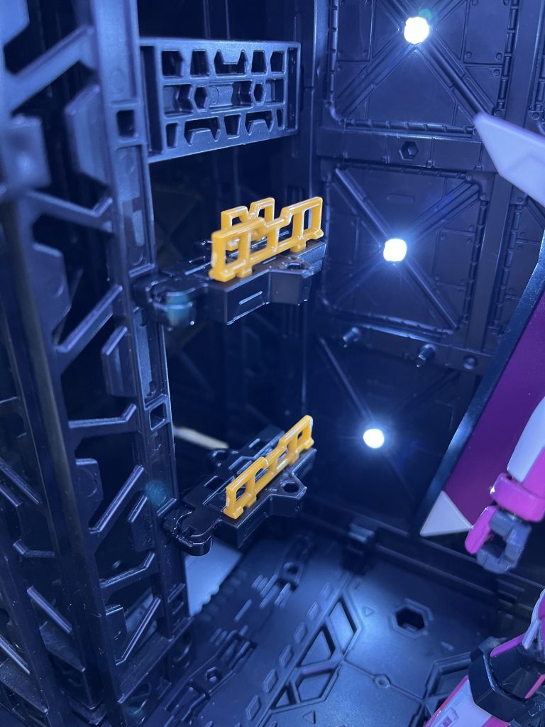 移動はしごは塗装して金属感を今度出したみようかなと思います。