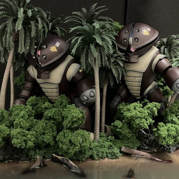 アッガイ 偵察中