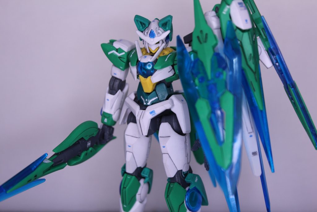 猫耳ガンダムhttps://bandai-hobby.net/item/1645/再販でようやく入手クアンタ用のデカール、ハイヒール化猫耳の加工、スネカバーの追加パーツ複製の都合上、HGところどころクアンタを生贄にしていますクリアパーツ以外はつや消し、クリアパーツはつや有り