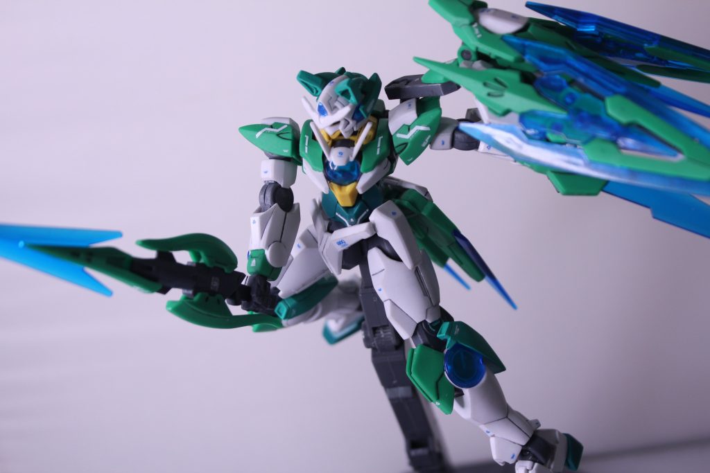 スネは本来カバーは無いのですが、3mm穴が気になったので、クアンタのパーツを被せてます