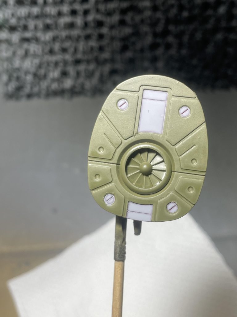 制作途中の写真ですが…足裏は色分けしていますグレーの部分はシルバーで筆塗りしました