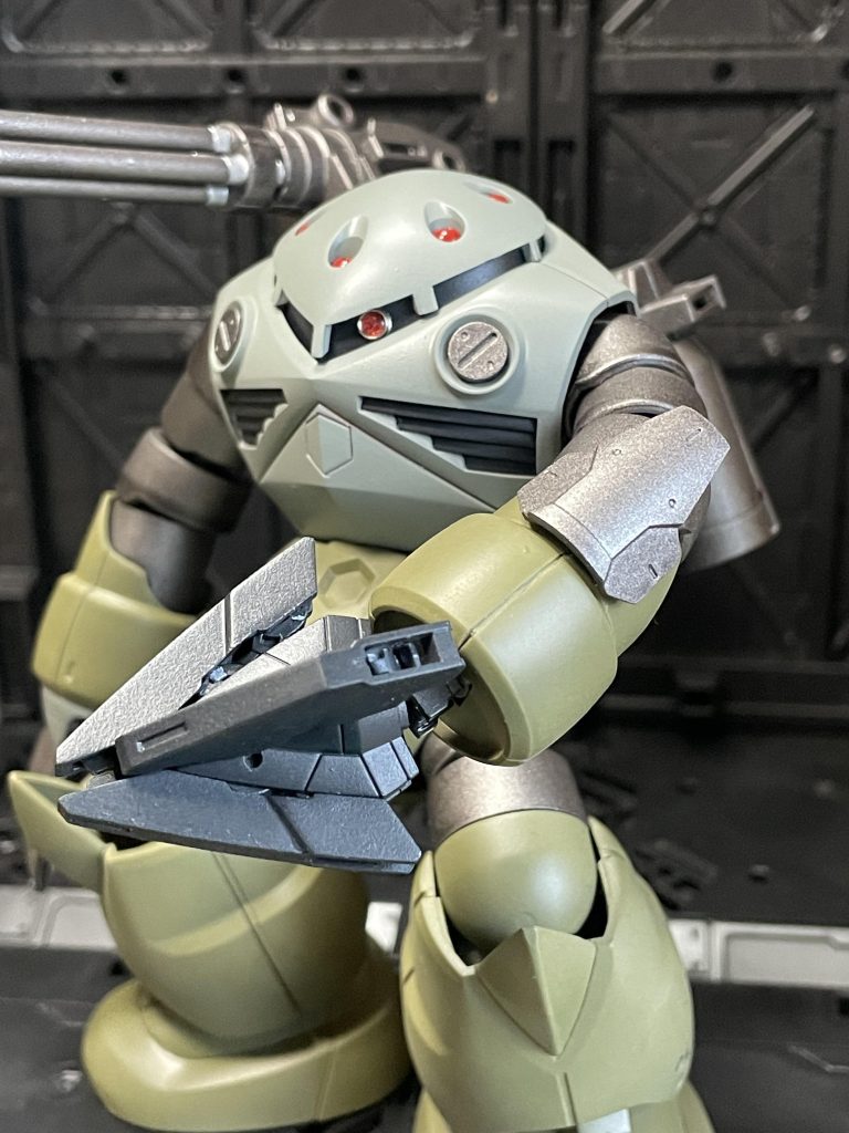 腕部にはコトブキヤのシールドを取り付け、クロー部分は30mmに置き換えております