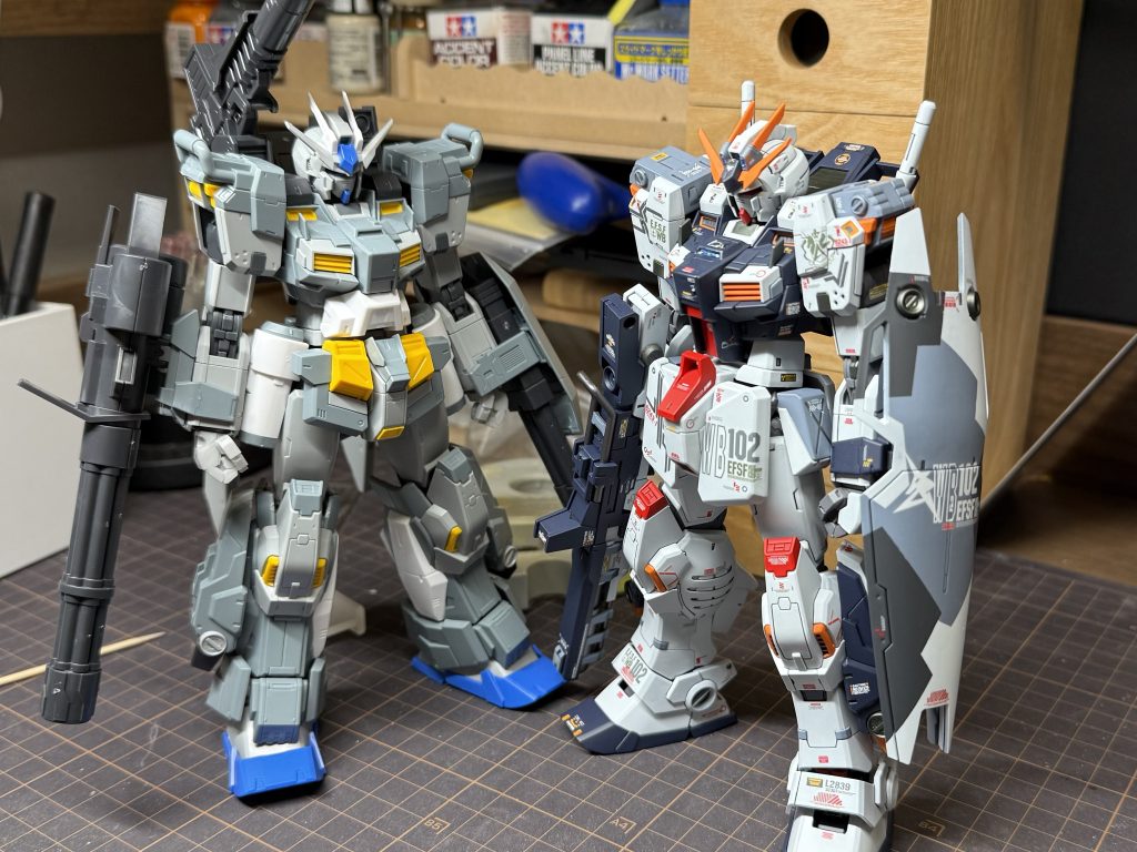 実はもう一体購入しているパチ組済みストームブリンガーPFと。こっちはストレートよりに組んで、カラースキームの変更を目論んでいます。