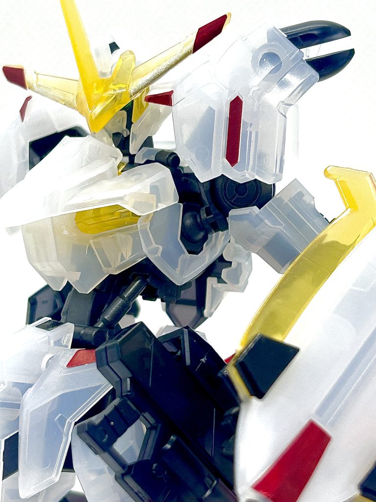 今回はクリアカラーだったので、iPhoneの写真アプリでの編集がいつも通りだと白が飛んでしまうので、粗い仕上がりになってしまいました。撮影ブース？の布地を変えれば背景処理もなくなると思うので追々変えていけたらと思います。