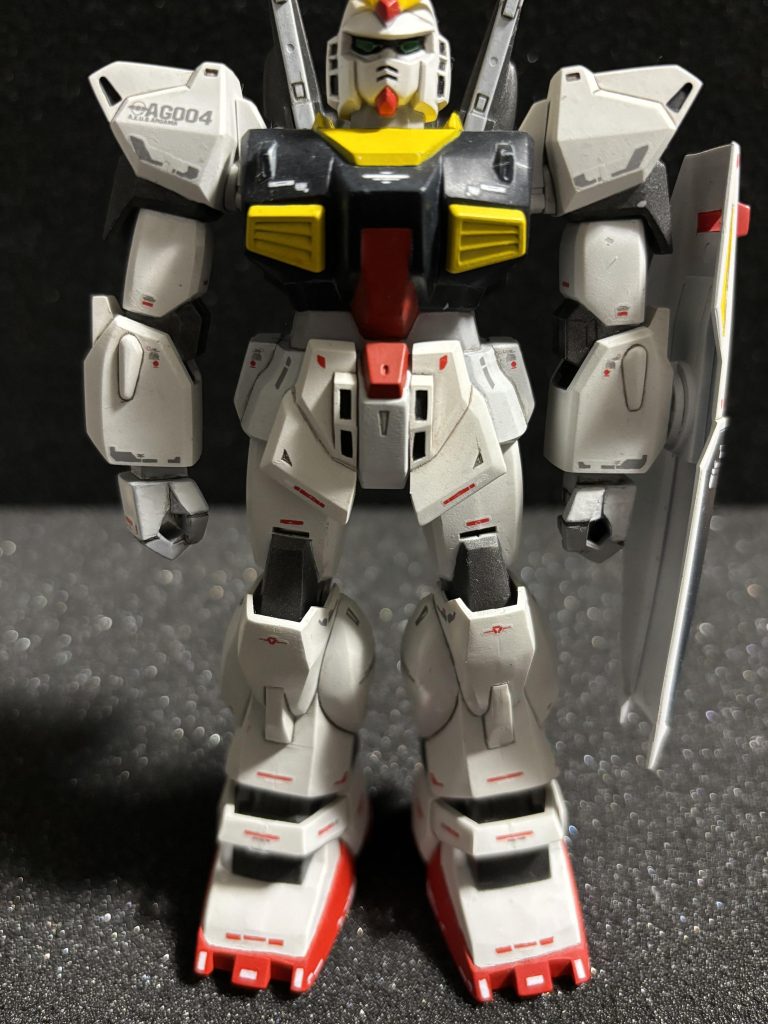 今回は初めてデカール貼りに挑戦しました。