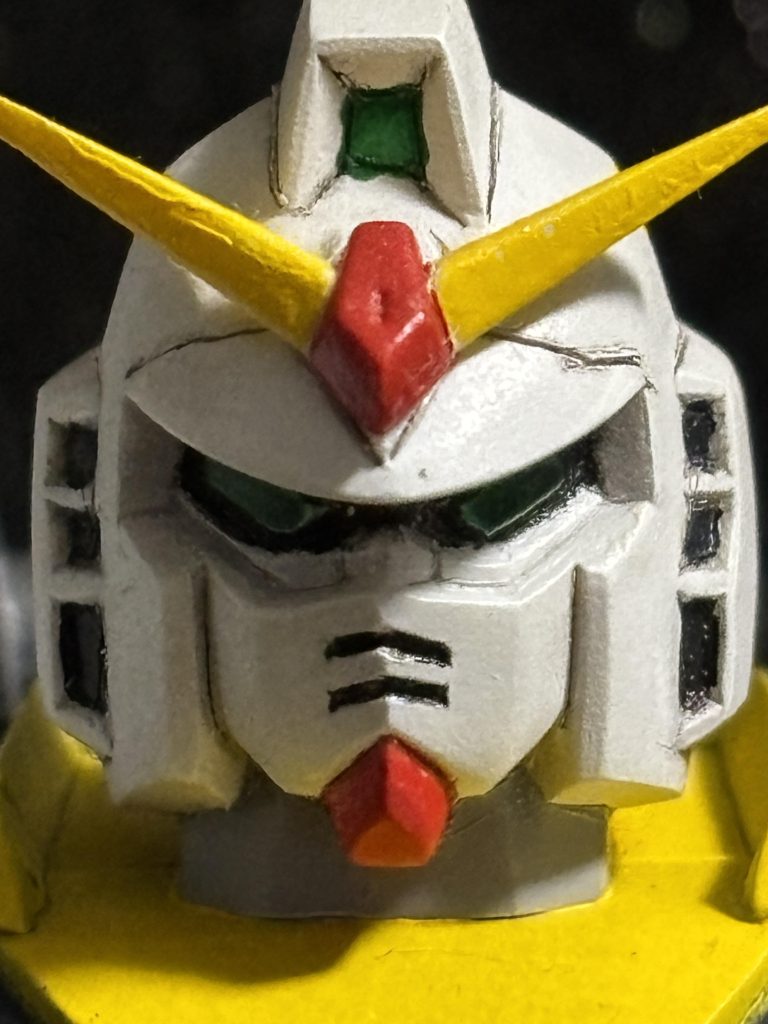 旧キットは今のプラモと違い各パーツが分かれていない為、塗り分けが大変でした。マスキングテープを貼るところから気をつけていても、塗装後にテープをはぐと粗さが目につき、まだまだだと実感してます。